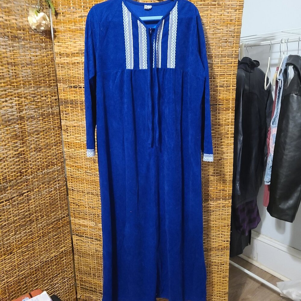VTG  60”s Bernette New York Women’s Long Blue Velour Robe / Gown SZ 46 USA Made